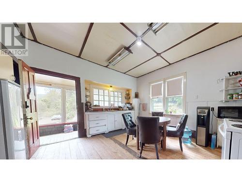 2415 Blind Bay Road, Blind Bay, BC - Indoor Photo Showing Dining Room