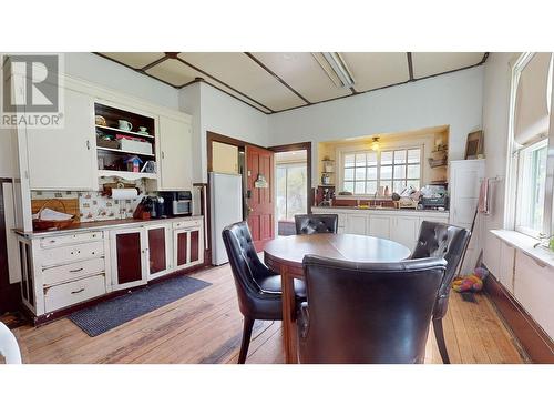 2415 Blind Bay Road, Blind Bay, BC - Indoor Photo Showing Dining Room