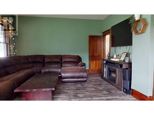 2415 Blind Bay Road, Blind Bay, BC - Indoor Photo Showing Living Room With Fireplace