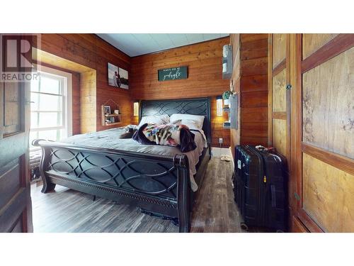 2415 Blind Bay Road, Blind Bay, BC - Indoor Photo Showing Bedroom