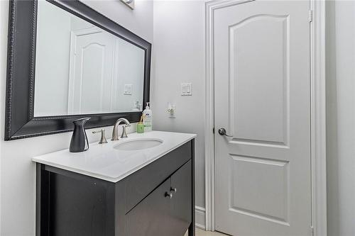 3562 Aquinas Avenue, Mississauga, ON - Indoor Photo Showing Bathroom