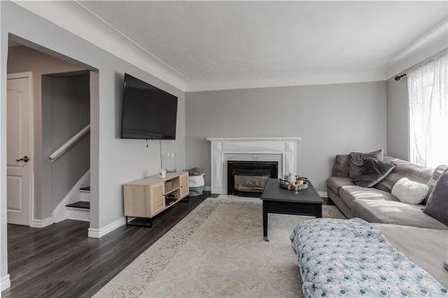 104 Rosedale Avenue, Hamilton, ON - Indoor Photo Showing Living Room With Fireplace