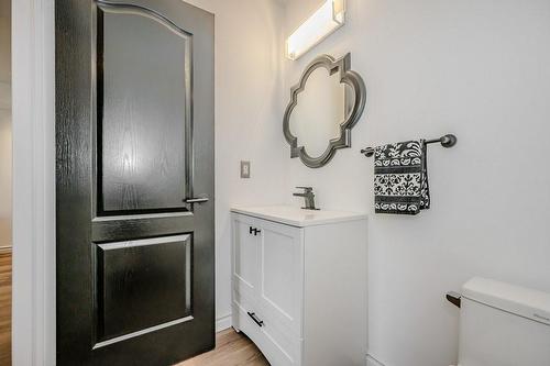 446 Beach Boulevard, Hamilton, ON - Indoor Photo Showing Bathroom