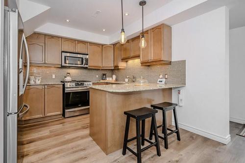 446 Beach Boulevard, Hamilton, ON - Indoor Photo Showing Kitchen With Stainless Steel Kitchen