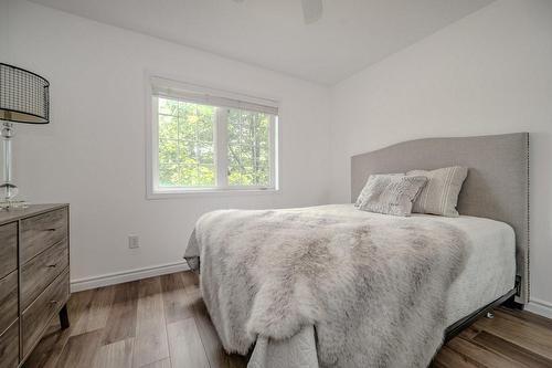 446 Beach Boulevard, Hamilton, ON - Indoor Photo Showing Bedroom