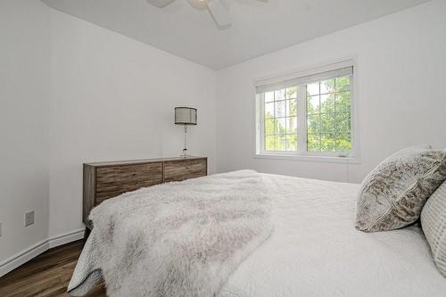 446 Beach Boulevard, Hamilton, ON - Indoor Photo Showing Bedroom