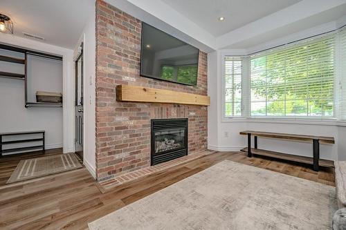 446 Beach Boulevard, Hamilton, ON - Indoor Photo Showing Living Room With Fireplace