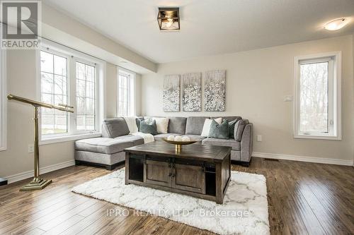 38 - 420 Linden Drive, Cambridge, ON - Indoor Photo Showing Living Room