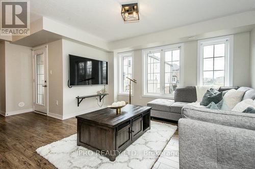 38 - 420 Linden Drive, Cambridge, ON - Indoor Photo Showing Living Room