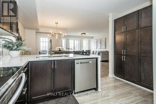 38 - 420 Linden Drive, Cambridge, ON - Indoor Photo Showing Kitchen