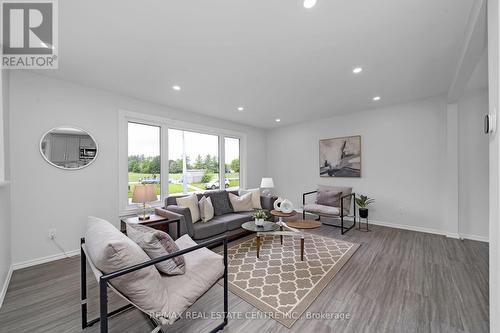 25 Erindale Drive, Erin, ON - Indoor Photo Showing Living Room