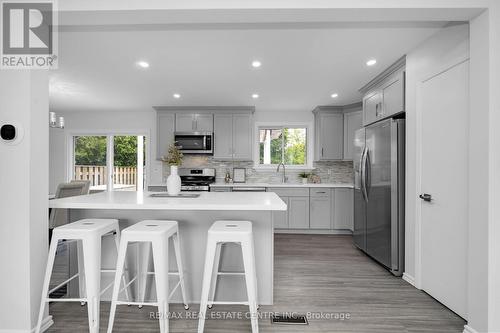 25 Erindale Drive, Erin, ON - Indoor Photo Showing Kitchen With Upgraded Kitchen