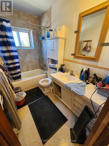 20 Weichel Street, Kitchener, ON - Indoor Photo Showing Bathroom