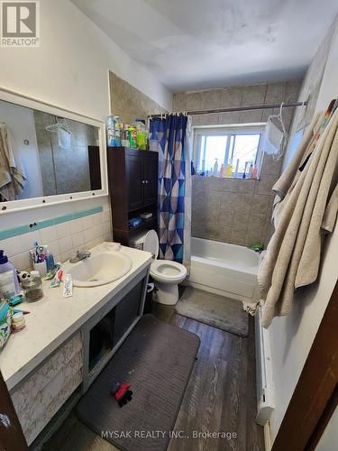 20 Weichel Street, Kitchener, ON - Indoor Photo Showing Bathroom