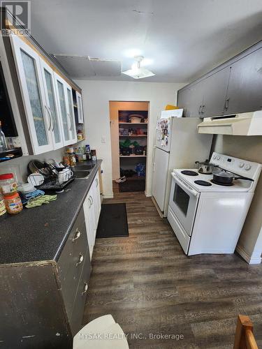 20 Weichel Street, Kitchener, ON - Indoor Photo Showing Kitchen