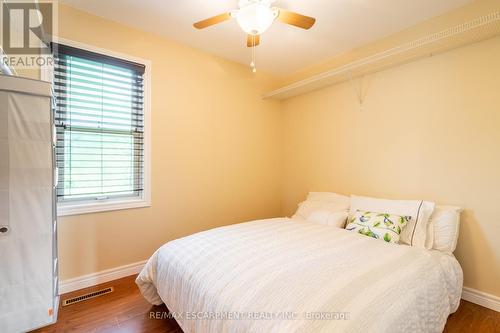 4428 Lakeside Drive, Lincoln, ON - Indoor Photo Showing Bedroom