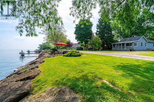 4428 Lakeside Drive, Lincoln, ON - Outdoor With Body Of Water