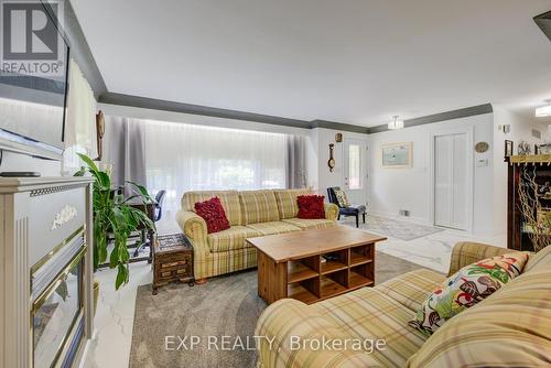 43 George Street S, Minto, ON - Indoor Photo Showing Living Room