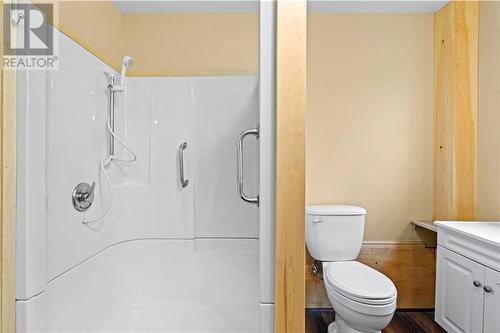 8 Station Street, Port Elgin, NB - Indoor Photo Showing Bathroom