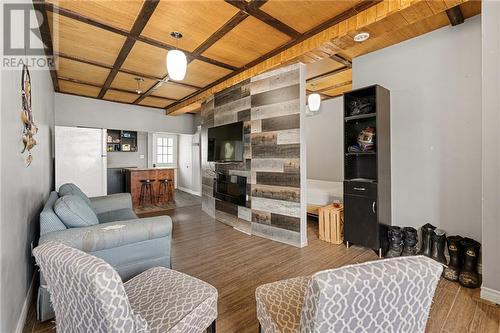 35 Irving Boulevard, Bouctouche, NB - Indoor Photo Showing Living Room