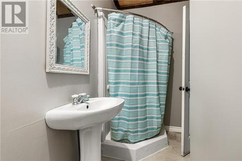 35 Irving Boulevard, Bouctouche, NB - Indoor Photo Showing Bathroom