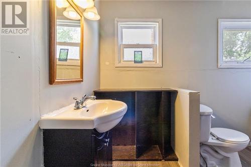 69 Cedar St, Moncton, NB - Indoor Photo Showing Bathroom