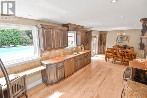 4504 Hawthorne Drive, Burlington, ON - Indoor Photo Showing Kitchen With Double Sink