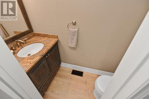 4504 Hawthorne Drive, Burlington, ON - Indoor Photo Showing Bathroom