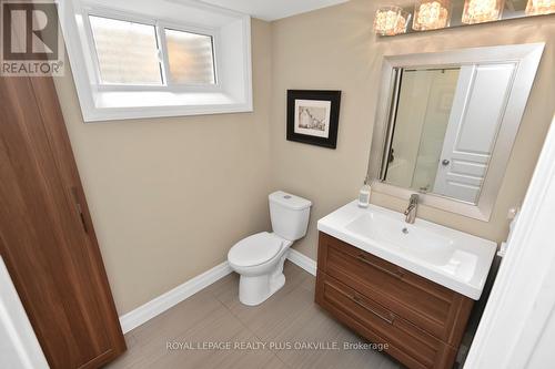 4504 Hawthorne Drive, Burlington, ON - Indoor Photo Showing Bathroom