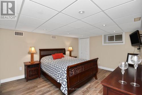 4504 Hawthorne Drive, Burlington, ON - Indoor Photo Showing Bedroom