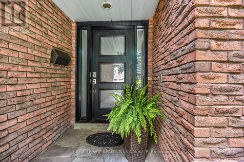 4504 Hawthorne Drive, Burlington, ON - 