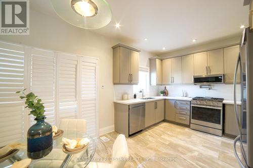 274 Bussel Crescent, Milton, ON - Indoor Photo Showing Kitchen