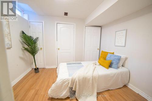 274 Bussel Crescent, Milton, ON - Indoor Photo Showing Bedroom