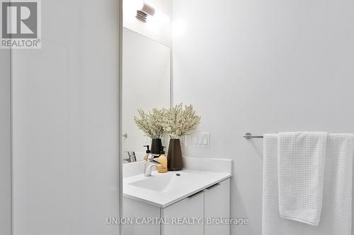 4602 - 20 Shore Breeze Drive, Toronto, ON - Indoor Photo Showing Bathroom