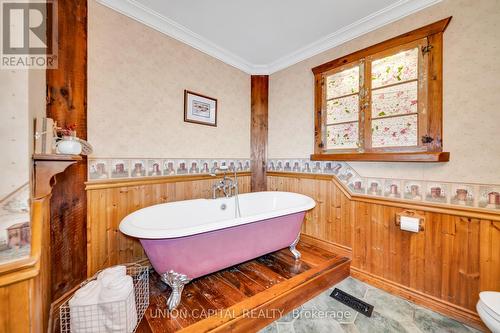 3135 Theatre Road N, Hamilton Township, ON - Indoor Photo Showing Bathroom