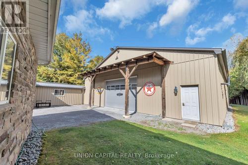 3135 Theatre Road N, Hamilton Township, ON - Outdoor