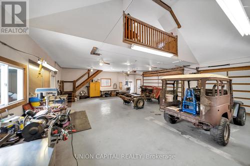 3135 Theatre Road N, Hamilton Township, ON - Indoor Photo Showing Garage