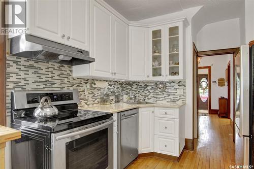 2848 Rae Street, Regina, SK - Indoor Photo Showing Kitchen With Upgraded Kitchen