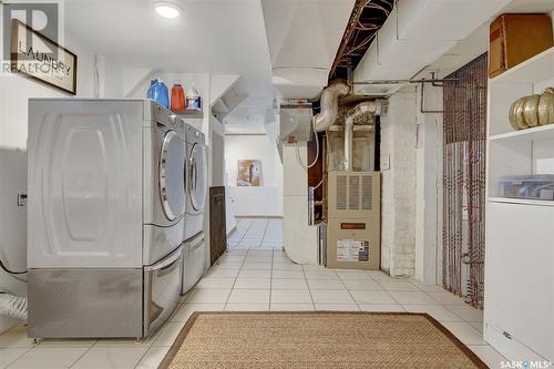 2848 Rae Street, Regina, SK - Indoor Photo Showing Laundry Room