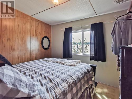 2522 Spout Lake Road, Lac La Hache, BC - Indoor Photo Showing Bedroom