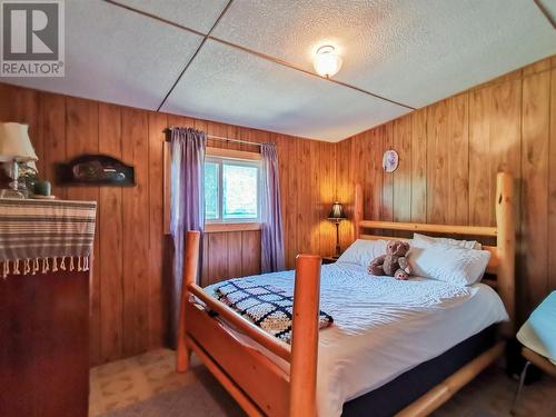 2522 Spout Lake Road, Lac La Hache, BC - Indoor Photo Showing Bedroom