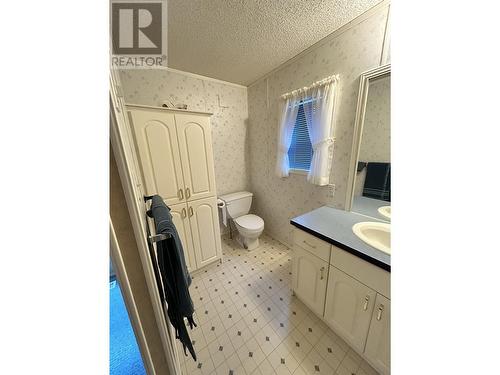 10309 Boynton Street, Hudsons Hope, BC - Indoor Photo Showing Bathroom