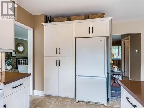 27 Treleaven Drive, Brampton, ON - Indoor Photo Showing Kitchen