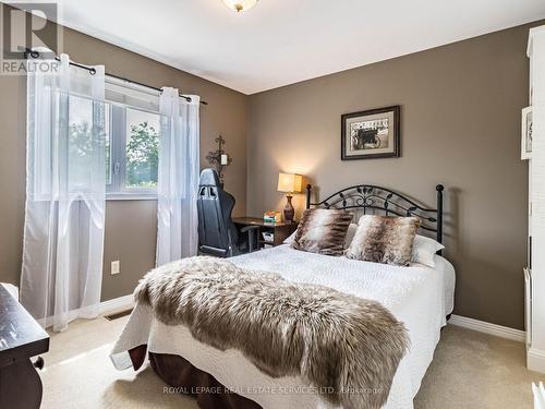 27 Treleaven Drive, Brampton, ON - Indoor Photo Showing Bedroom