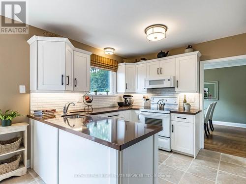 27 Treleaven Drive, Brampton, ON - Indoor Photo Showing Kitchen