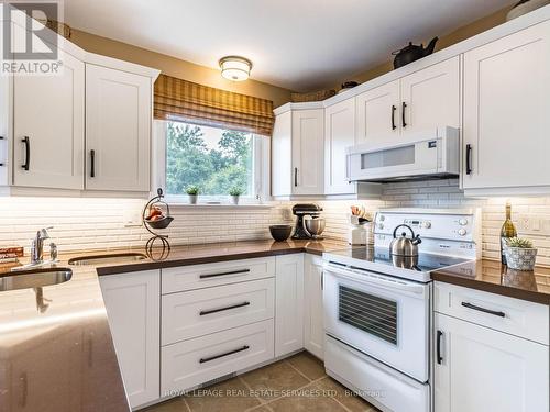 27 Treleaven Drive, Brampton, ON - Indoor Photo Showing Kitchen