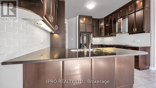 4 Quatro Crescent, Brampton (Bram East), ON - Indoor Photo Showing Kitchen