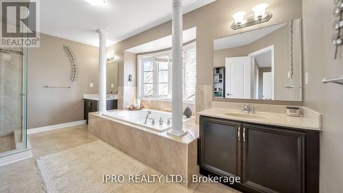 4 Quatro Crescent, Brampton (Bram East), ON - Indoor Photo Showing Bathroom