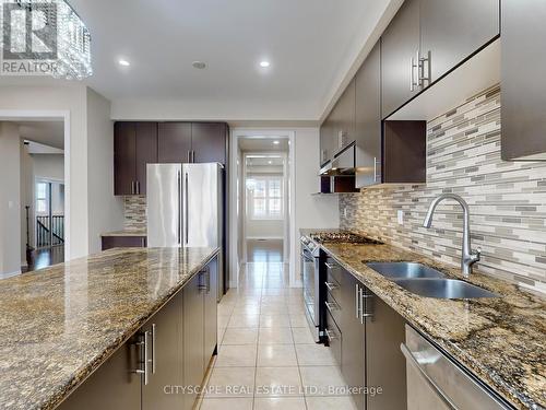 4 Ingleside Road, Brampton (Credit Valley), ON - Indoor Photo Showing Kitchen With Double Sink With Upgraded Kitchen