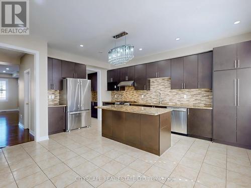 4 Ingleside Road, Brampton (Credit Valley), ON - Indoor Photo Showing Kitchen With Upgraded Kitchen